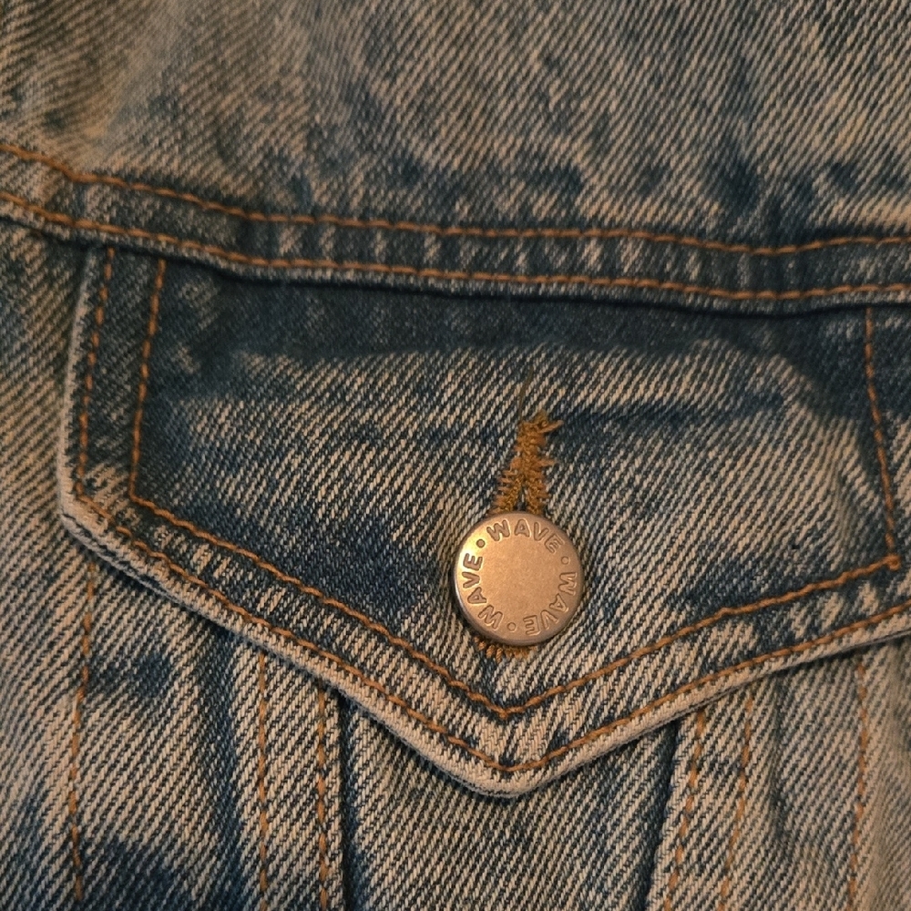 Cropped Distressed Denim Jacket - Picture 7 of 16